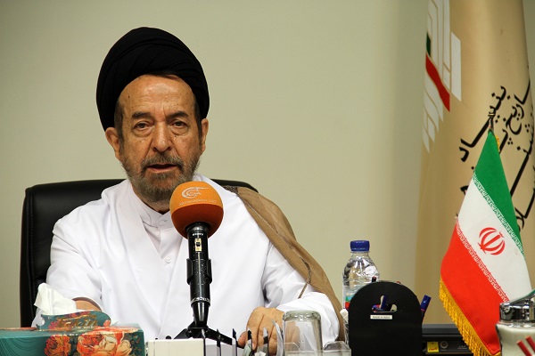 دشمنان داخلی، مکتب و راه امام خمینی(ره) را تحریف می&zwnj;کنند