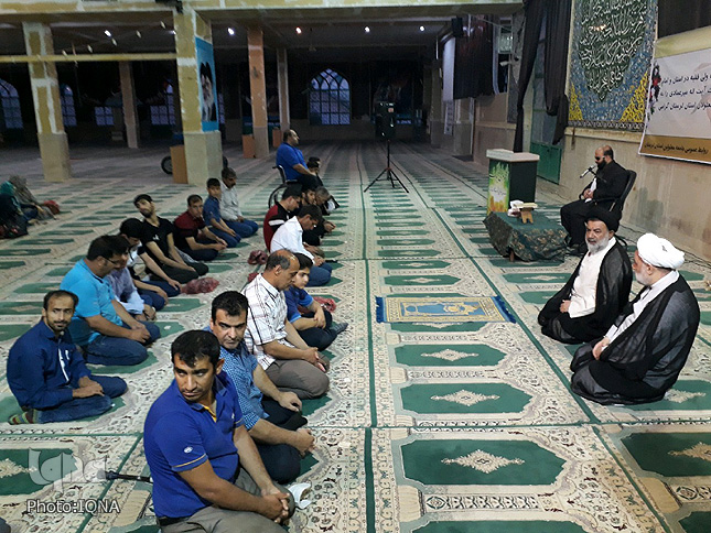 برپایی سفره افطار جامعه معلولان لرستان