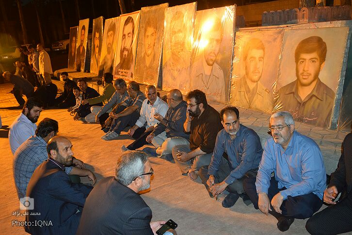 برگزاری مراسم «شبی با شهدا» در خرمآباد برگزاری مراسم «شبی با شهدا» در خرمآباد