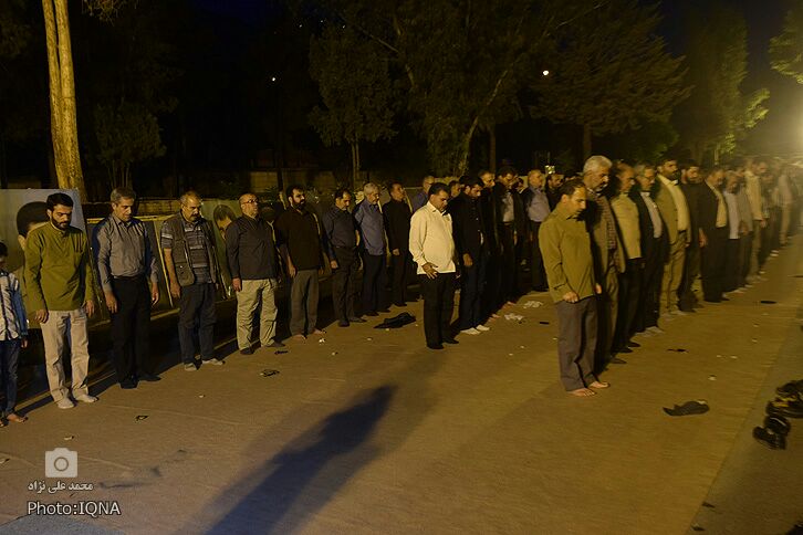 برگزاری مراسم «شبی با شهدا» در خرمآباد برگزاری مراسم «شبی با شهدا» در خرمآباد