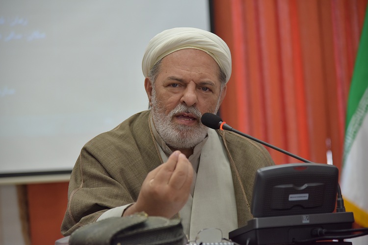 اشرافیگری در یک جامعه افراد را دچار بیماری اجتماعی می&zwnj;کند