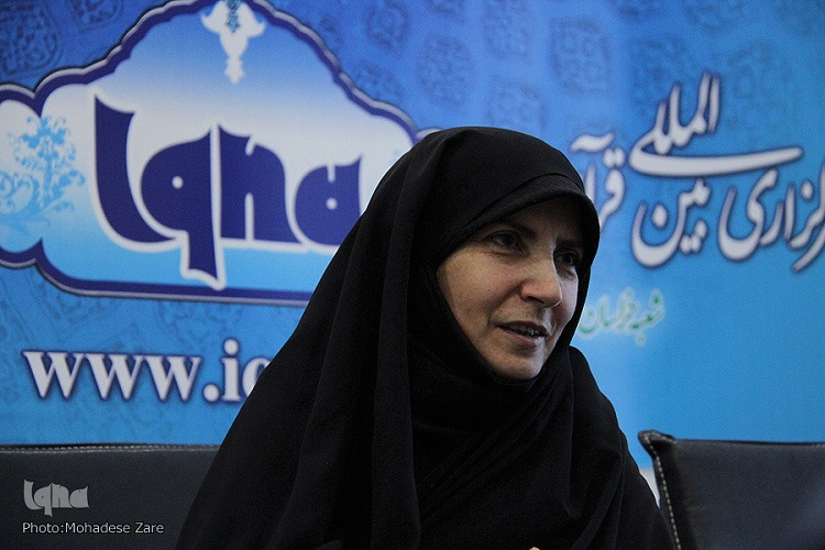 نگاه امام(ره) به جنس زن، نگاه تکامل یافته در چارچوب دین اسلام است