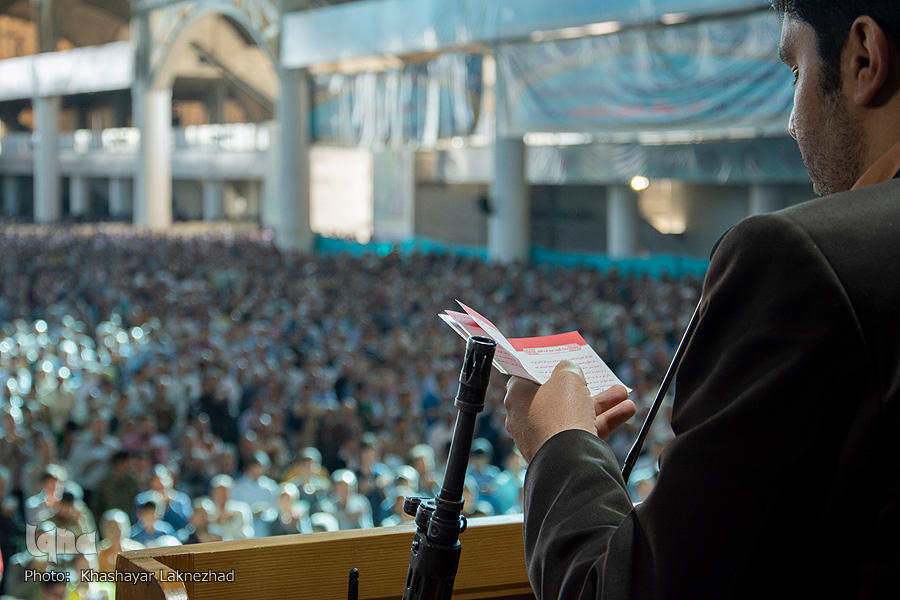 نماز عید فطر در مصلای امام خمینی (ره) اصفهان برگزار گردید نماز عید فطر در مصلای امام خمینی (ره) اصفهان برگزار گردید