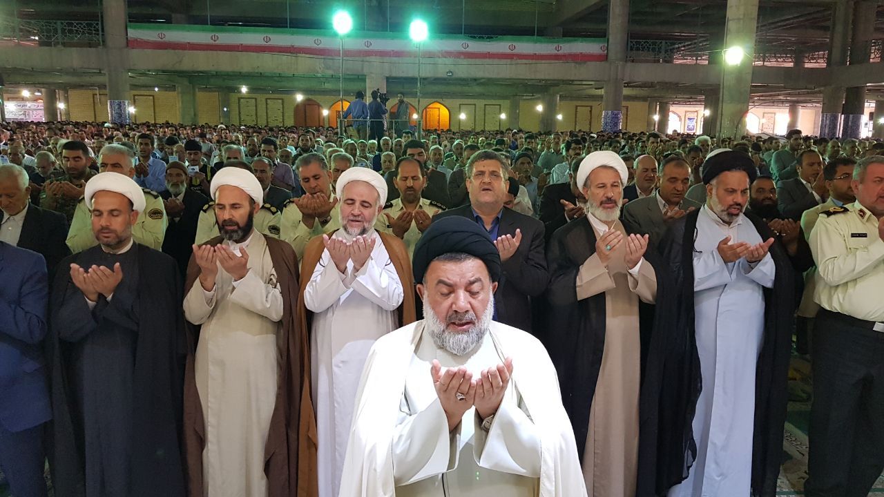گزارش تصویری اقامه نماز عید سعید فطر در لرستان