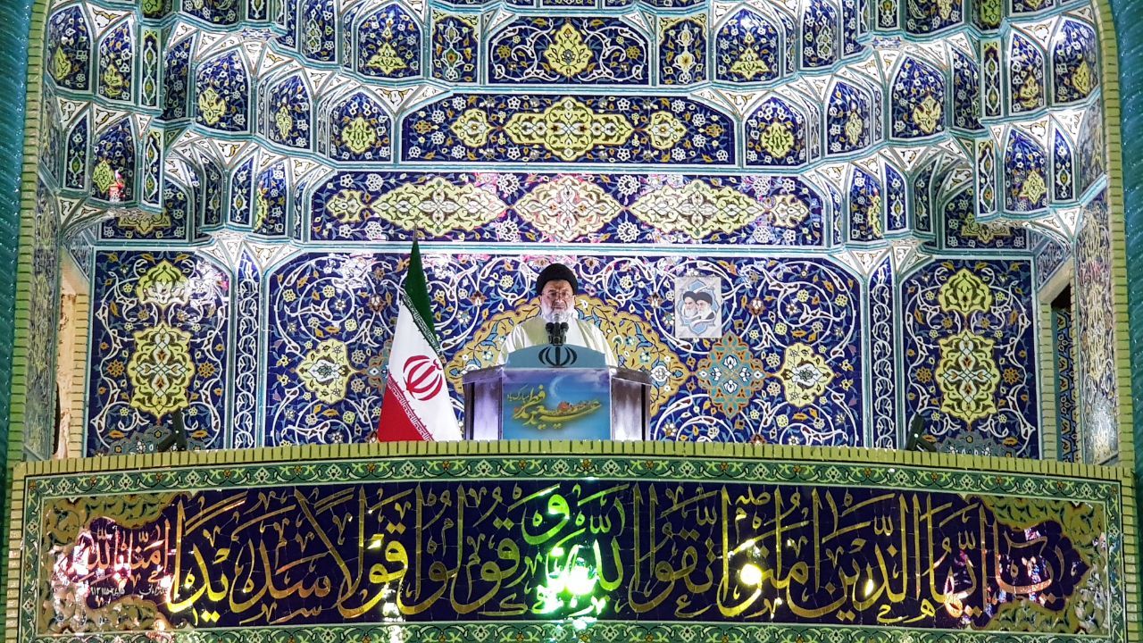 گزارش تصویری اقامه نماز عید سعید فطر در لرستان