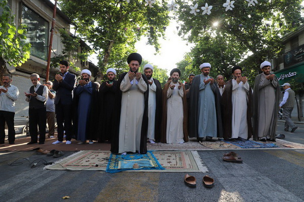 اقامه نماز عید سعید  فطر در ساری در قاب تصویر