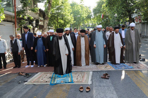 اقامه نماز عید سعید  فطر در ساری در قاب تصویر