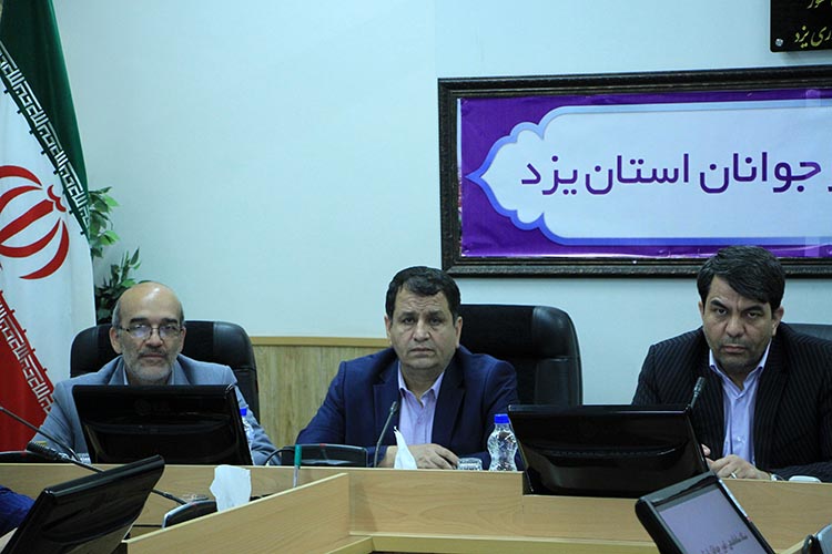 محلات کمتر برخوردار و حاشیه شهرها مورد توجه بیشتر باشند