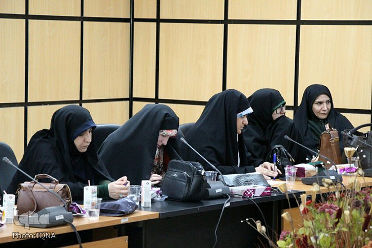 نشست بانوان فرهیخته لرستان برگزار شد نشست بانوان فرهیخته لرستان برگزار شد