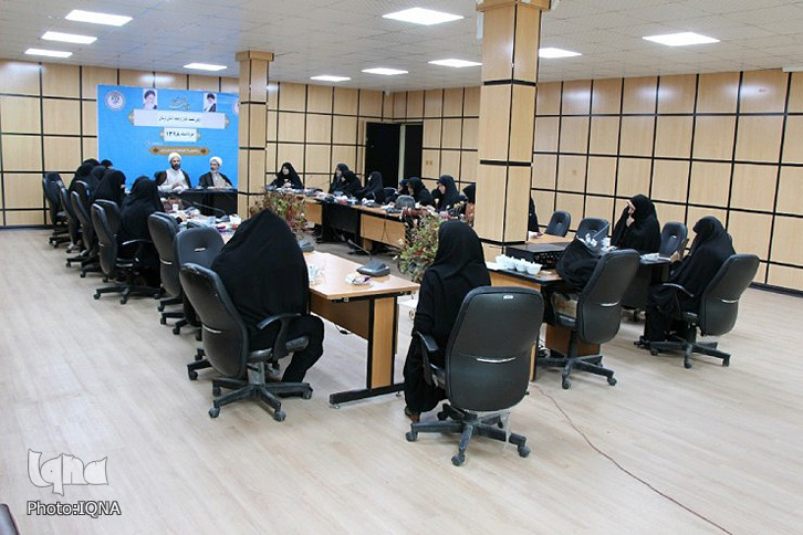 نشست بانوان فرهیخته لرستان برگزار شد نشست بانوان فرهیخته لرستان برگزار شد