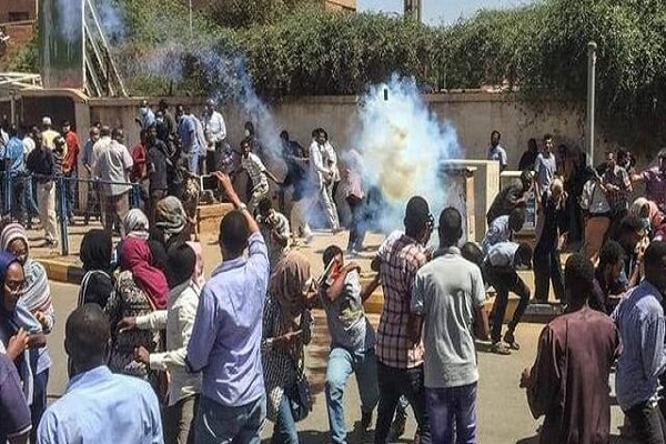 ره‌آورد تعلیق عضویت سودان در اتحادیه آفریقا چیست؟