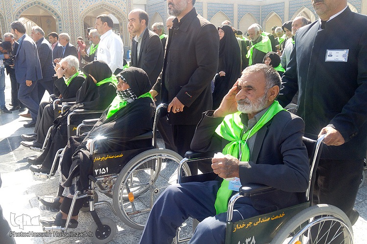 تمهیدات آستان قدس رضوی برای زیارت آسان زائران سالمند و کم&zwnj;توان