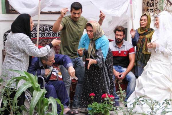 قرآن خواندن در «خانه دیگری؛ نیاز فیلمنامه نه شعار / سبک زندگی را با تکیه بر سنت‌ها ترویج دهیم