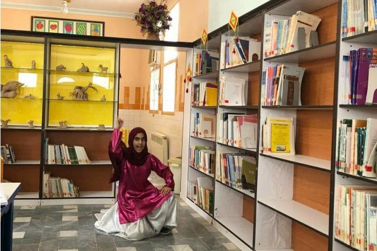 شعار، آفتی است که شاعر را از شاعرانگی دور می‌کند