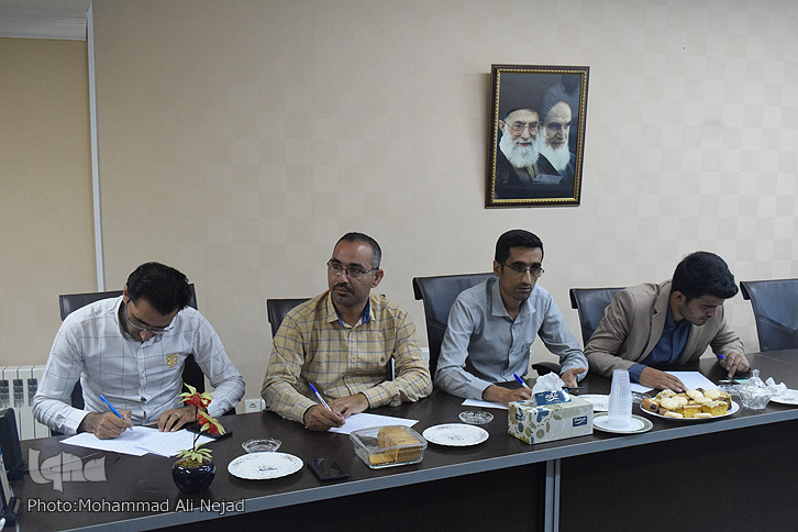 نشست هم&zwnj;اندیشی اصحاب رسانه با مدیرکل بیمه سلامت لرستان