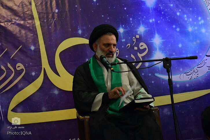 گزارش تصویری مراسم شب قدر در خرمآباد گزارش تصویری مراسم شب قدر در خرمآباد