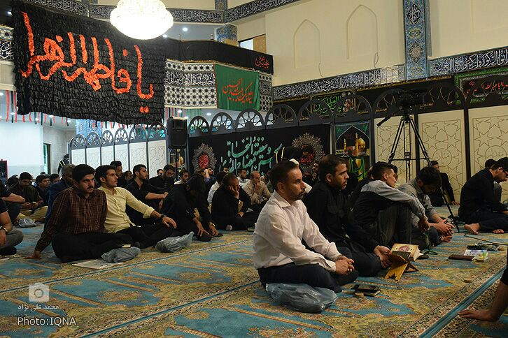 گزارش تصویری مراسم شب قدر در خرمآباد گزارش تصویری مراسم شب قدر در خرمآباد