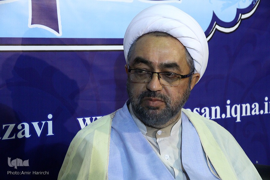 فاصله گرفتن دانشگاهیان از فضای احساسی در نمایشگاه قرآن