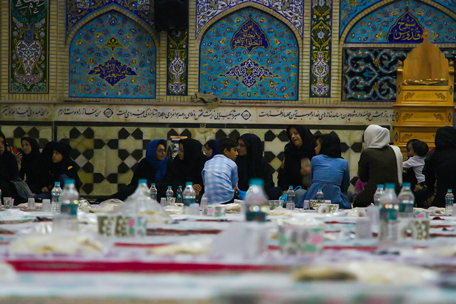 ضیافت افطاری مددجویان کمیته امداد چهارمحال و بختیاری +عکس