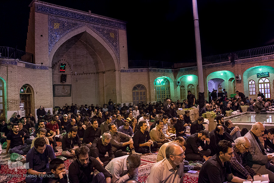 شب دوم قدر در تخت فولاد و گلستان شهدا شب دوم قدر در تخت فولاد و گلستان شهدا