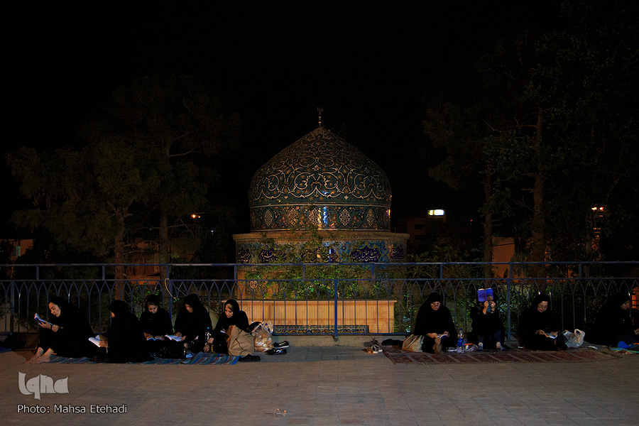 شب دوم قدر در تخت فولاد و گلستان شهدا شب دوم قدر در تخت فولاد و گلستان شهدا