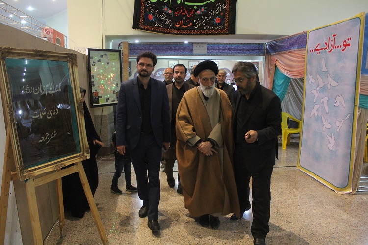 حضور عضو مجلس خبرگان رهبری در غرفه ایکنا در نمایشگاه قرآن همدان