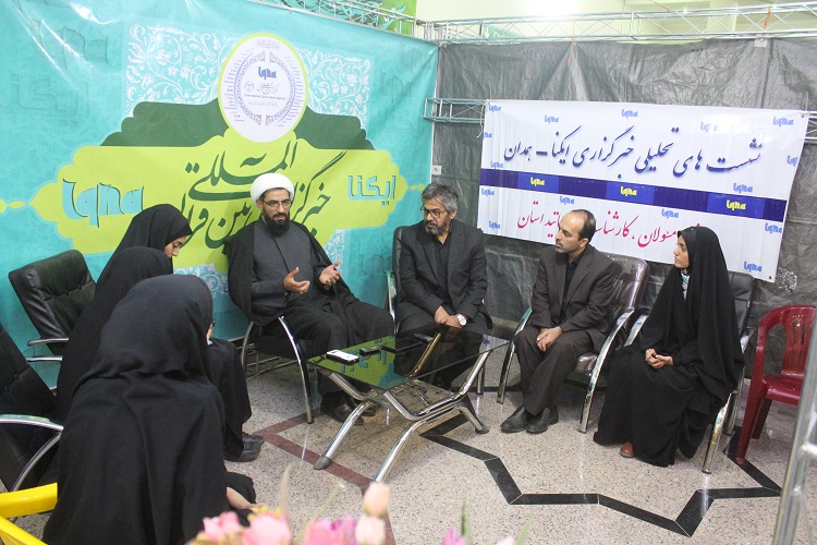 حضور امام جمعه همدان در غرفه ایکنا در نمایشگاه قرآن