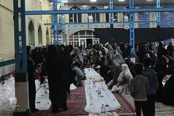 برپایی سفره افطاری در مسجد سیدالشهدا(ع) گلدشت