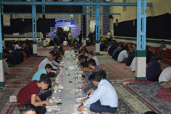 برپایی سفره افطاری در مسجد سیدالشهدا(ع) گلدشت