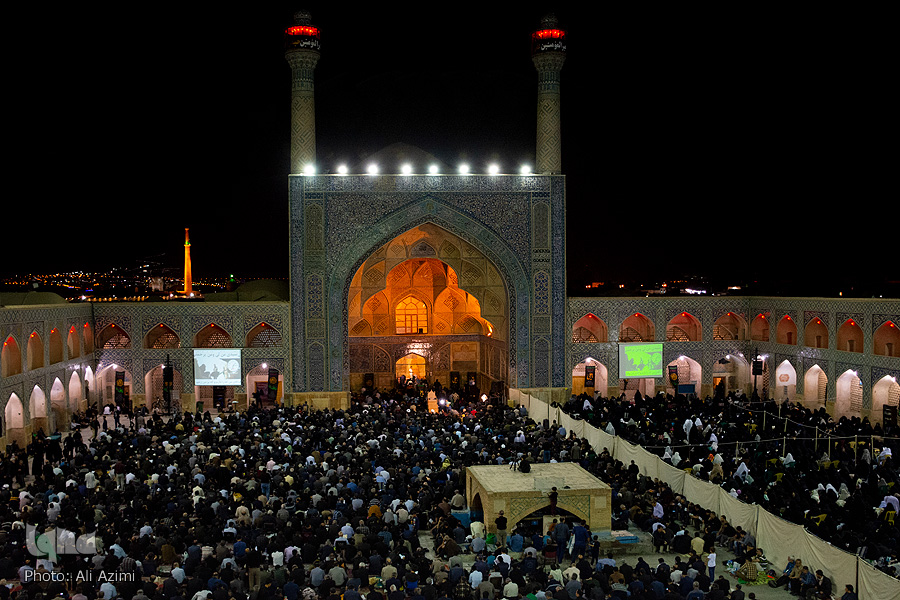 شب قدر در مسجد جامع اصفهان