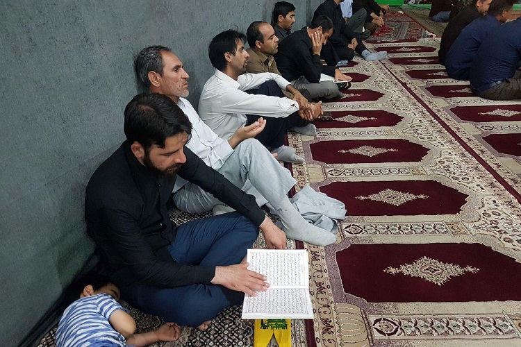 تصاویری از احیای شب قدر در زابل