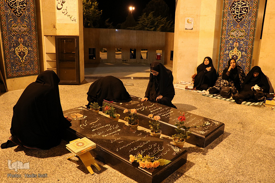 شب قدر در جوار شهدای شاهین شهر