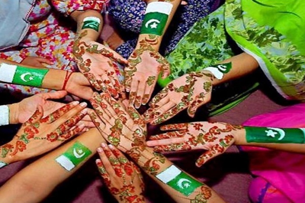 رمضان در پاکستان؛ حنابندان دست‌ها و تهیه لباس نو