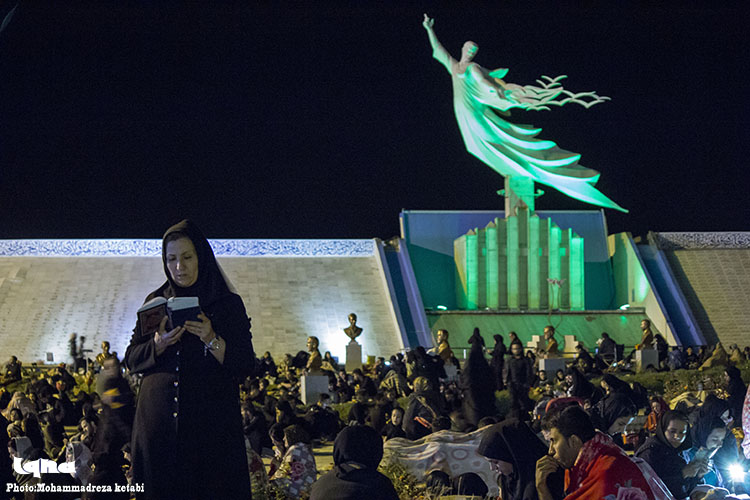 سومین شب قدر در باغ موزه همدان