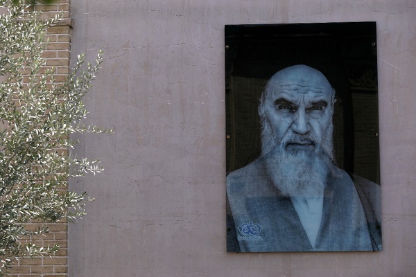 نمایشگاه &laquo;آیینه انقلاب&raquo; در قم برگزار می&zwnj;شود