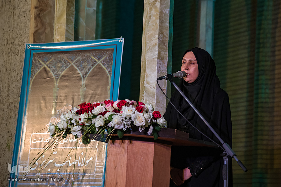 بزرگداشت صائب تبریزی در کنار مقبره این شاعر بزرگ