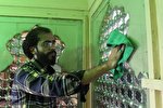 غبارروبی مقبره اویس زمان در اراک