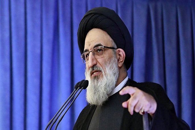 حوزه‌های علمیه تک‌بعدی نباشند