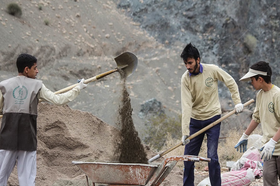 خدمت&zwnj;رسانی دانشجویان پیام&zwnj;نور همدان در بخش &laquo;پیش&zwnj;خور&raquo; فامنین
