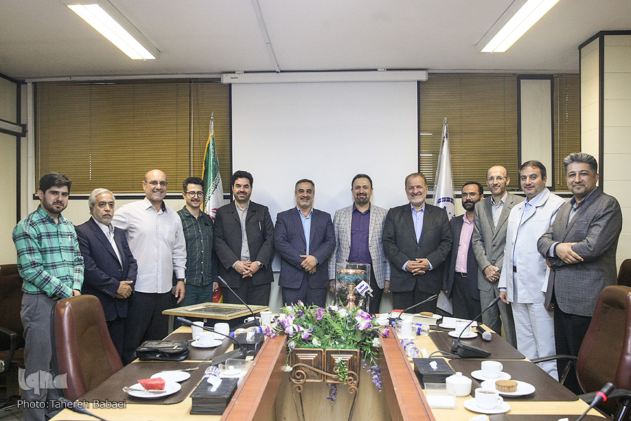 جمعه///  تجلیل از «احمد ابوالقاسمی» تا تب و تاب پیگیری موضع شورای توسعه با اتمام مهلت 2هفته‌ای