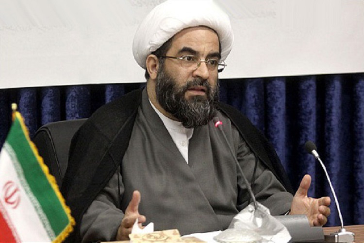 مهم&zwnj;ترین راهکار حفظ جوانان پرداختن به قرآن است/ انتقاد از کمرنگ&zwnj;شدن برنامه&zwnj;های قرآنی در مدارس