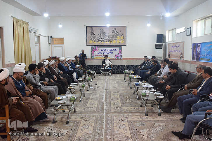 ستاد بزرگداشت چهلمین سال برپایی نمازجمعه در لرستان تشکیل شد