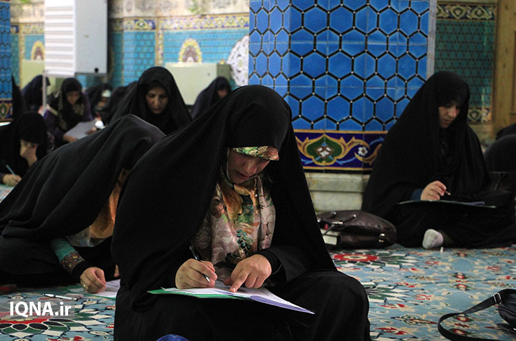 آزمون معارف مسابقات قرآن اوقاف در یزد+عکس