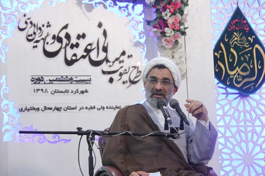 اخلاق و معنویت؛ جهت دهنده اصلی جامعه در مسیر پیشرفت و تمدن سازی