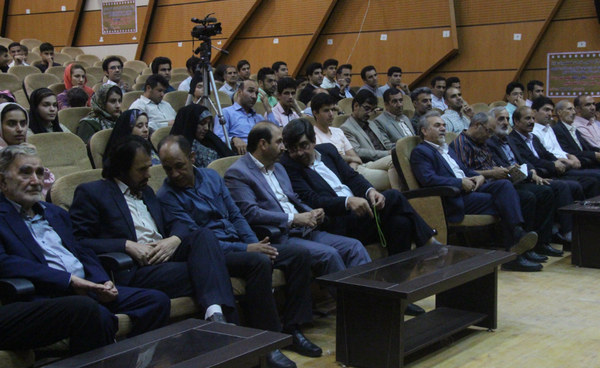 «وارون» در کوهدشت رونمایی شد «وارون» در کوهدشت رونمایی شد