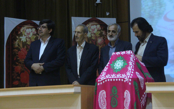 «وارون» در کوهدشت رونمایی شد «وارون» در کوهدشت رونمایی شد