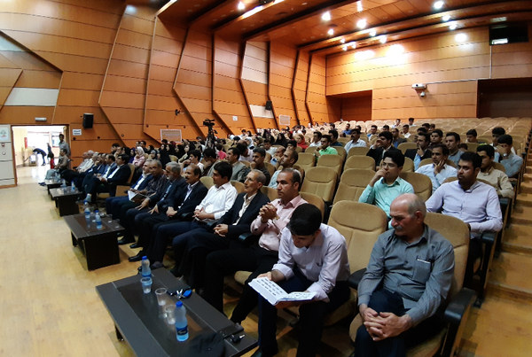 «وارون» در کوهدشت رونمایی شد «وارون» در کوهدشت رونمایی شد