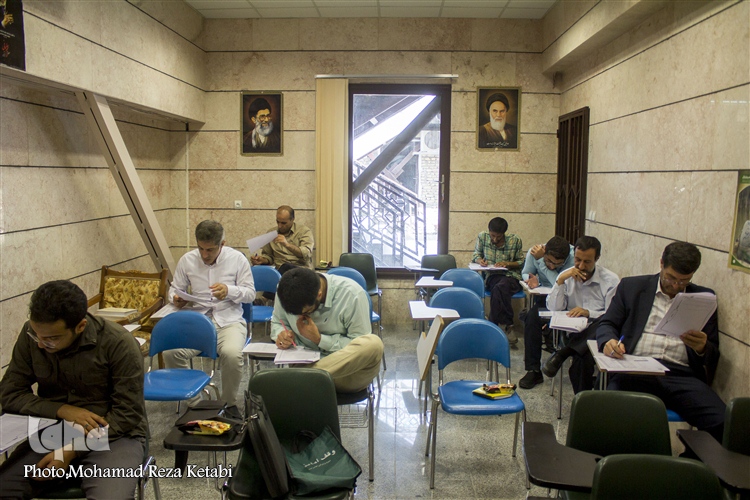 بخش کتبی مسابقات قرآن اوقاف همدان برگزار شد