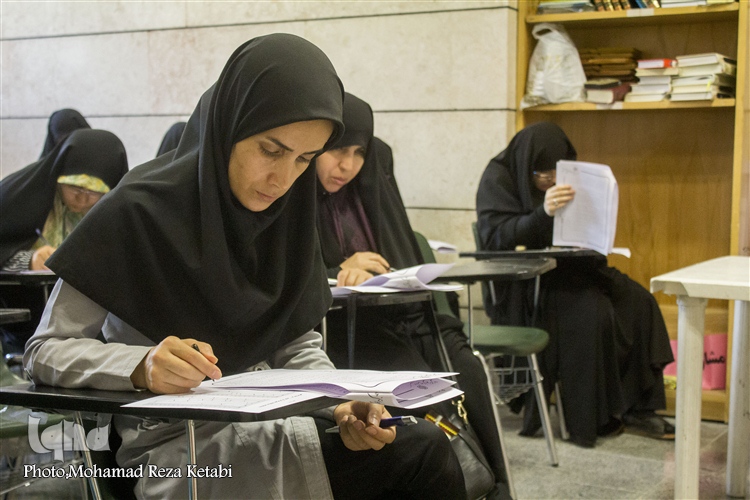 بخش کتبی مسابقات قرآن اوقاف همدان برگزار شد