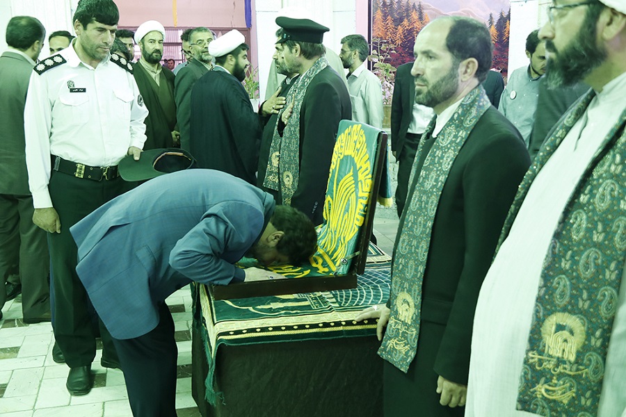 حضور خدام و پرچم متبرک  رضوی در زندان همدان